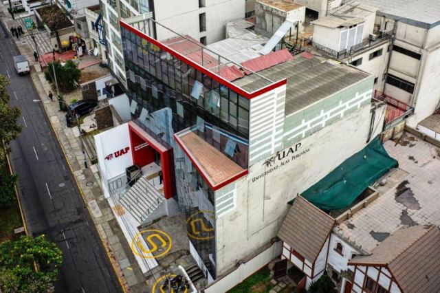 Clausuran local de la universidad Alas Peruanas en Jesús María