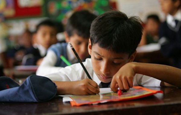 Protocolo para el servicio educativo presencial: Escolares asistirán de manera interdiaria y con horarios diferenciados (PDF)