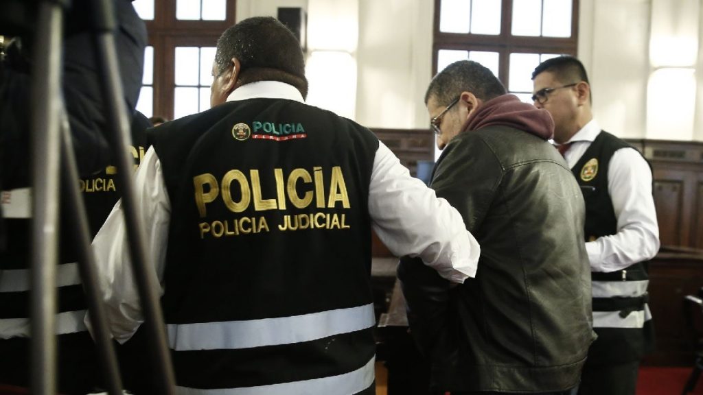 (Penal) Procesan a 707 servidores por casos de corrupción