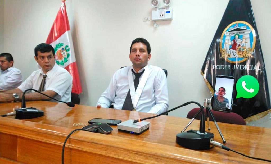 Jueza participa en audiencia a través de una videollamada de Whatsapp