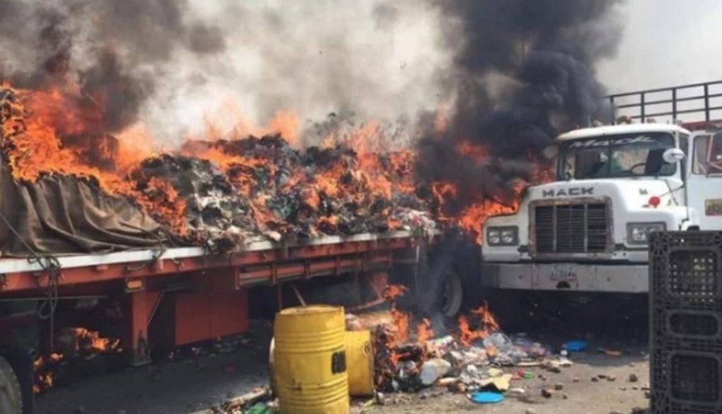 Muertos y heridos durante disturbios en Venezuela por ayuda internacional (Fotos y Videos)