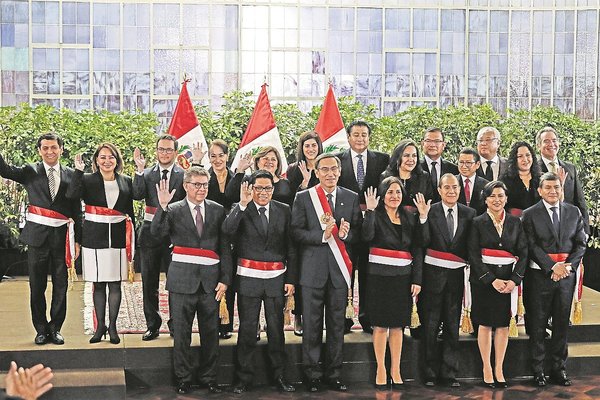 Diez nuevos rostros en el gabinete de Vicente Zeballos