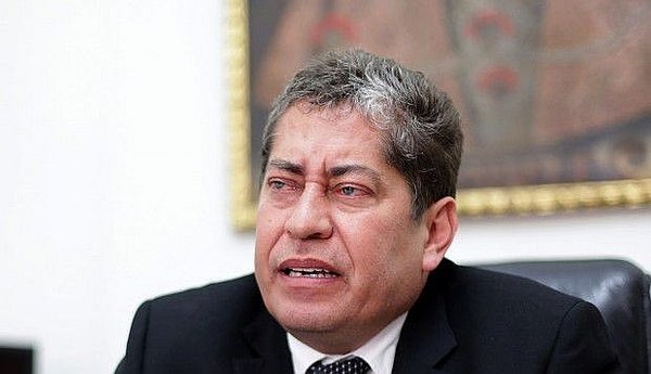 Espinosa-Saldaña sobre postura de Sardón: Es un criterio absolutamente equivocado