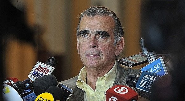 Procurador de la PCM presentó denuncia ante fiscalía contra Pedro Olaechea