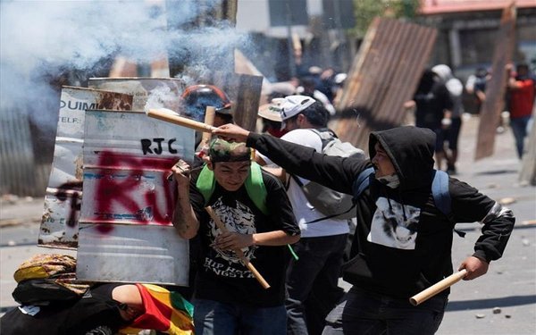 ​Bolivia: Disputas violentas tras proclamación de opositora de Morales en la presidencia (VIDEO)