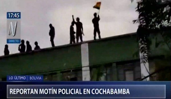 Grupo de policías bolivianos se amotina en cuartel de Cochabamba contra Evo Morales (VIDEO)