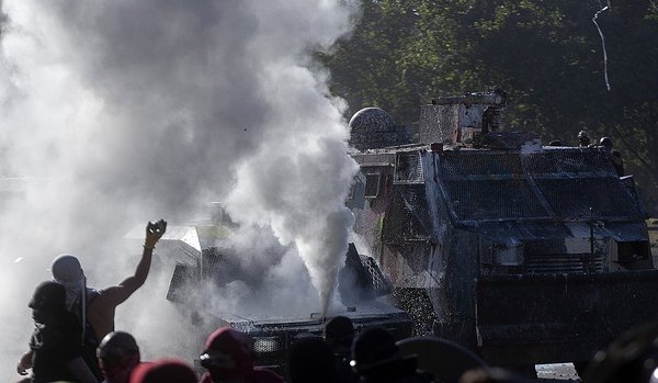 Protestas se reanudan en Chile pese al acuerdo para nueva Constitución (FOTOS)