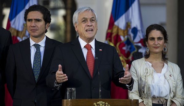 Chile: Sebastián Piñera firma proyecto que fija un ingreso mínimo de US$ 475 