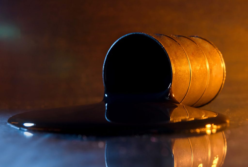 Petróleo WTI cierra con caída de más de 306% en US$ -37.63 por barril