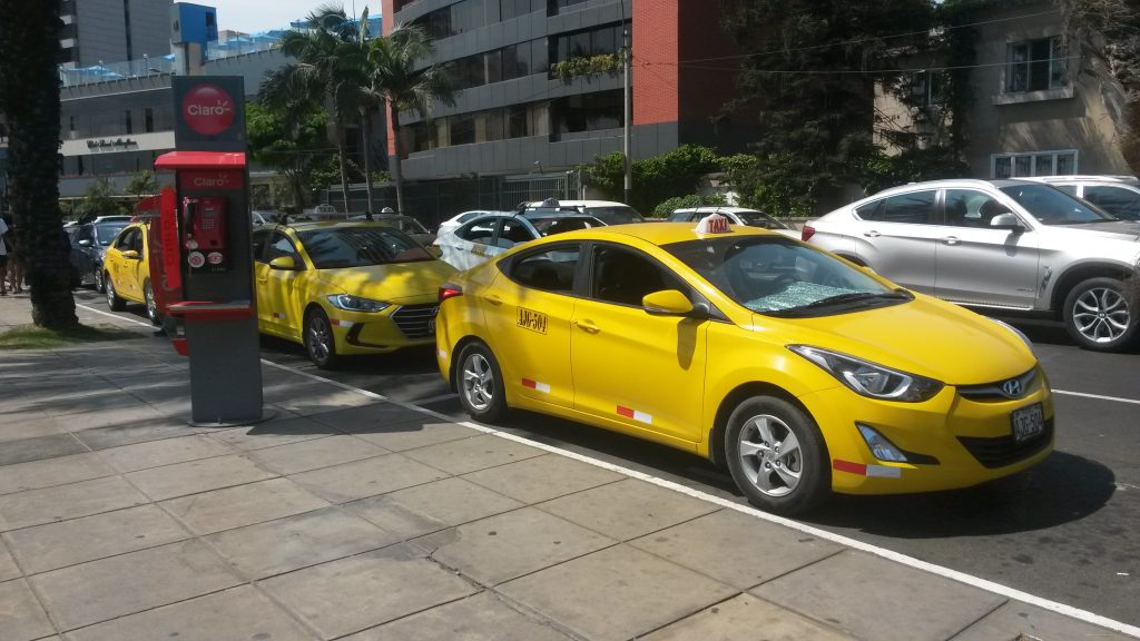 ATU amplía vigencia de títulos habilitantes para taxis y transporte urbano (Resolución Directoral 165-2021-ATU/DO)