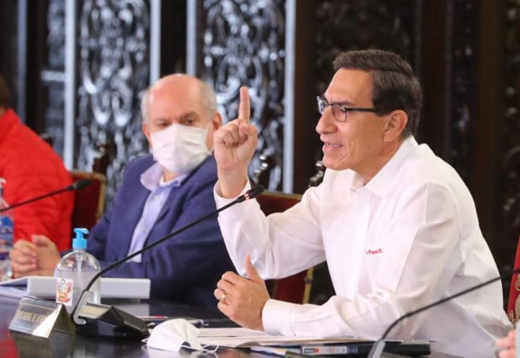 Presidente Vizcarra promulga reformas en elección de TC, paridad y distrito electoral en exterior