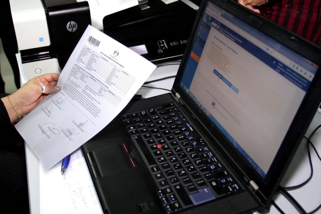Reniec reanuda la emisión de actas electrónicas de matrimonio