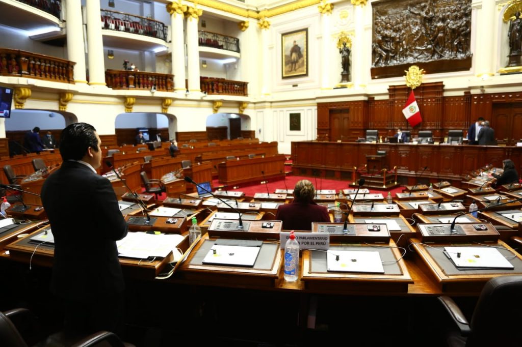 Pleno del Congreso aprueba investigar a los organismos reguladores de servicios públicos