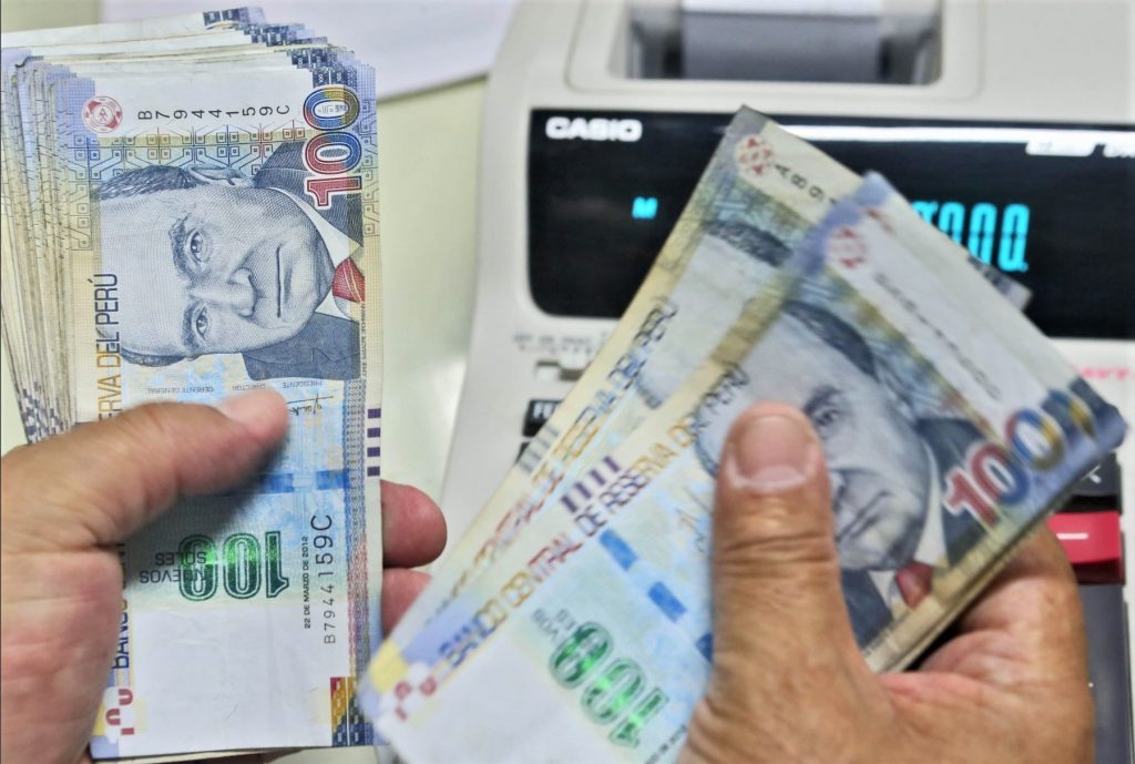 Comisión de Economía debatirá mañana insistencia para retiro de AFP
