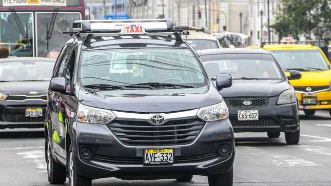 MTC: Taxistas ahora podrán llevar hasta tres pasajeros en sus unidades (Resolución Ministerial N° 977-2020-MTC/01)