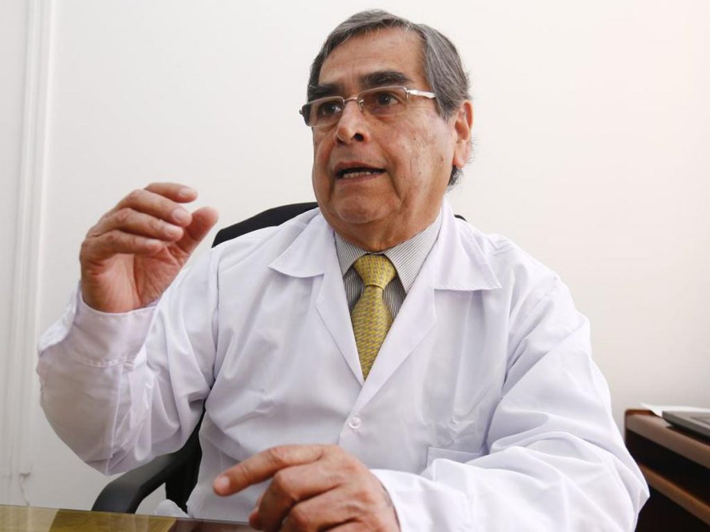 Ministro de Salud plantea que empresas vendan vacunas contra el COVID-19