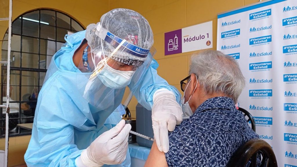 Padrón de los adultos mayores que serán vacunados contra el COVID-19 por EsSalud