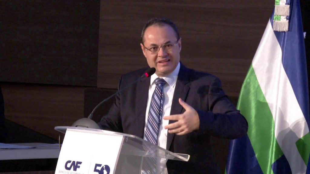 Luis Carranza renunció a la presidencia del Banco de Desarrollo de América Latina (CAF)