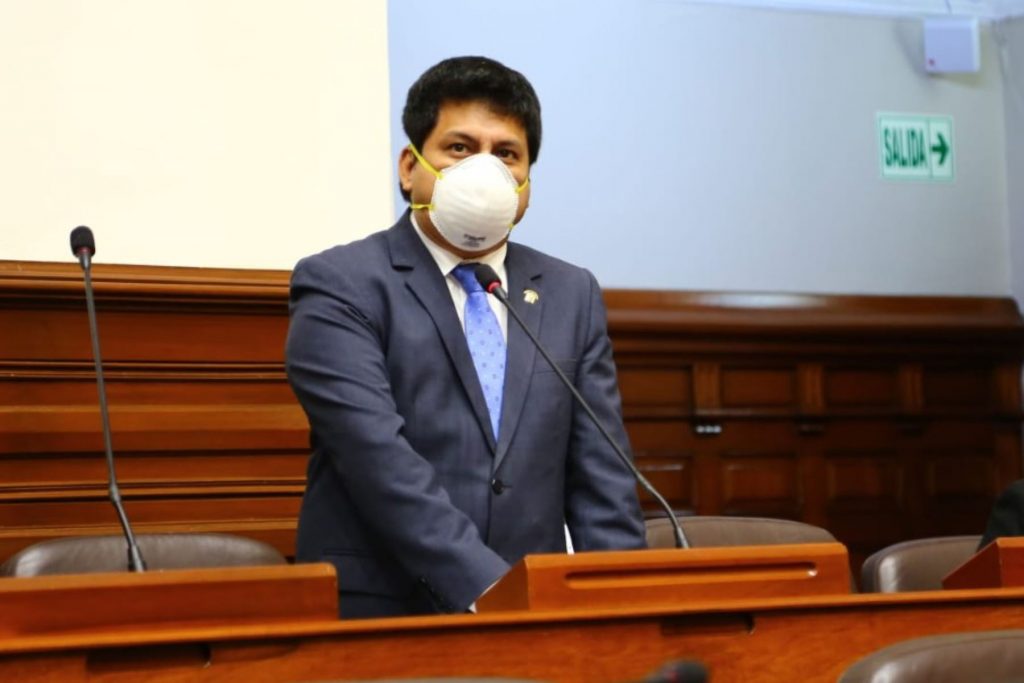 Presidente de Comisión COVID-19 responsabiliza a Diresas de vacunaciones irregulares