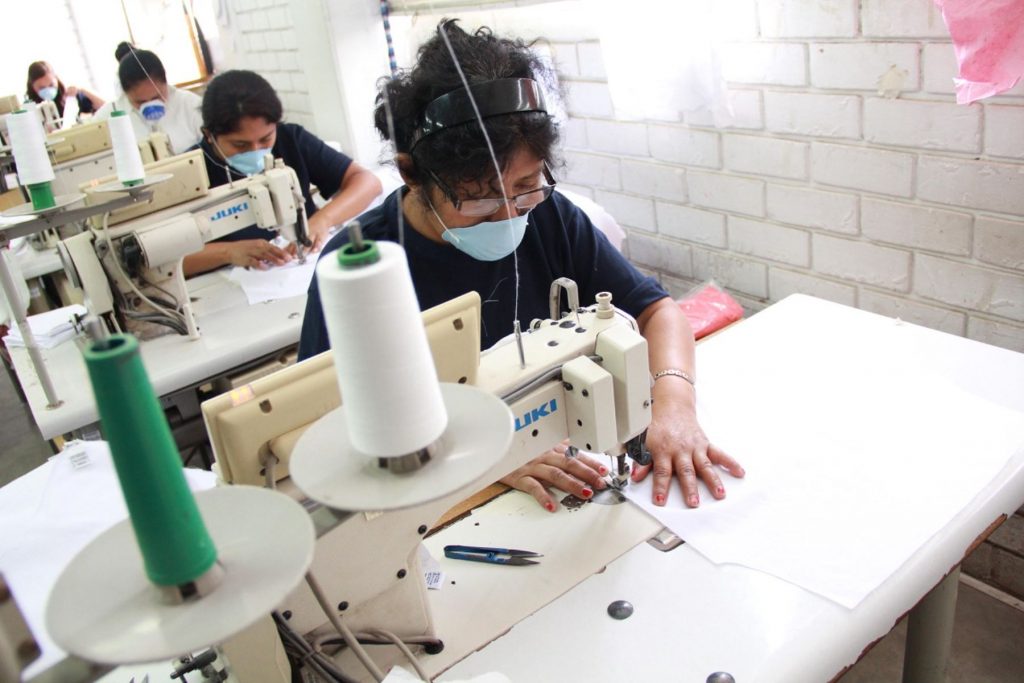 MEF incorpora a textiles en el programa del PAE-MYPE