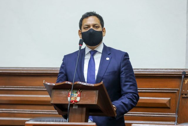 Luis Valdez Farías, presidente de la Comisión de Constitución