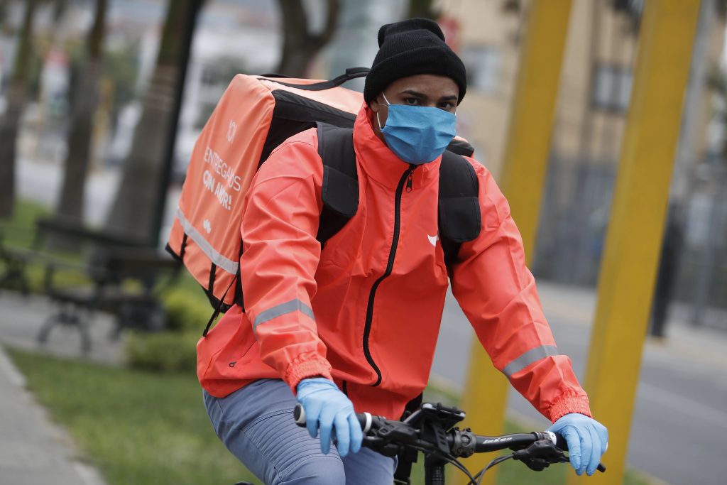 Repartidores de apps de delivery a un paso de estar en planilla