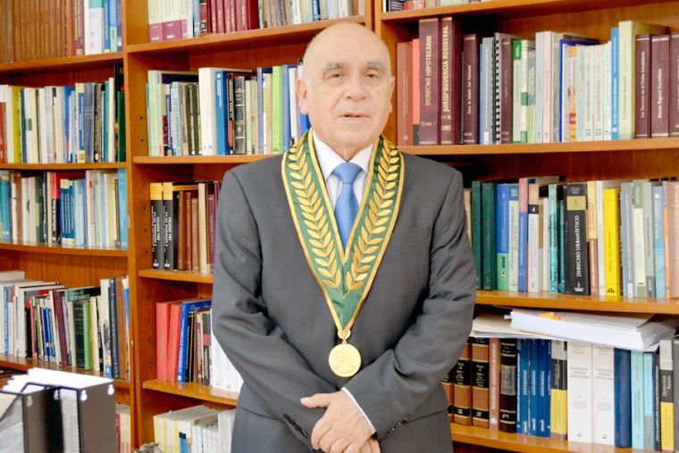 Carlos Becerra Palomino