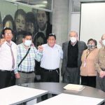 Carlos Gallardo con integrantes de Fenate Perú