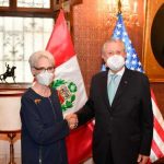 El ministro de Relaciones Exteriores, Oscar Maúrtua de Romaña y la Secretaria de Estado Adjunta de los Estados Unidos, Wendy Sherman