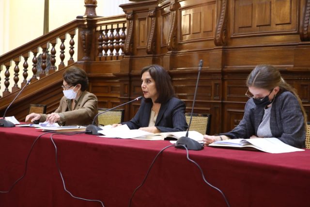 Aprueban dar facultades legislativas al Gobierno, pero no subir impuestos a las mineras y alquileres