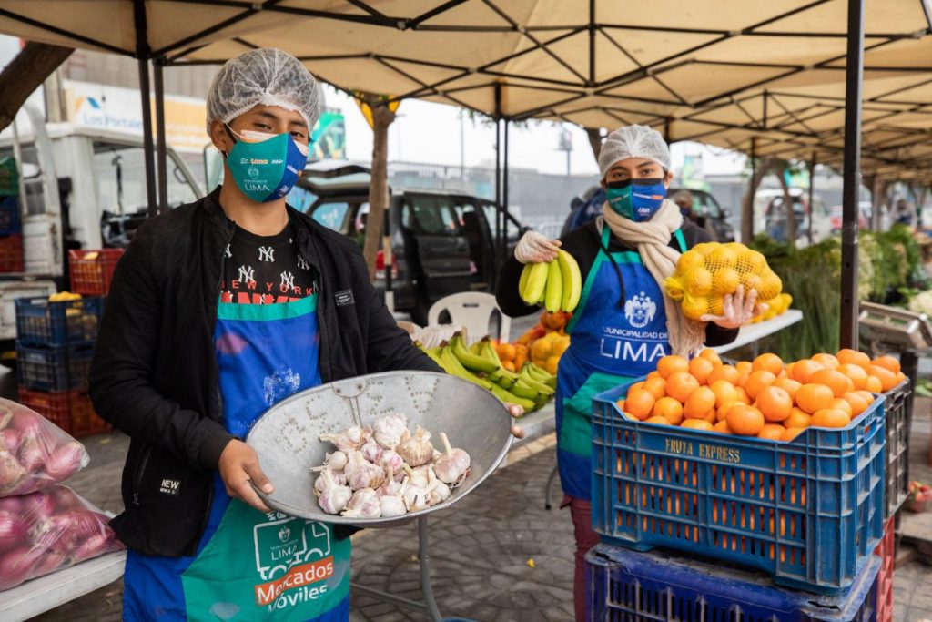 Mercado con las medidas de prevención contra el Covid-19