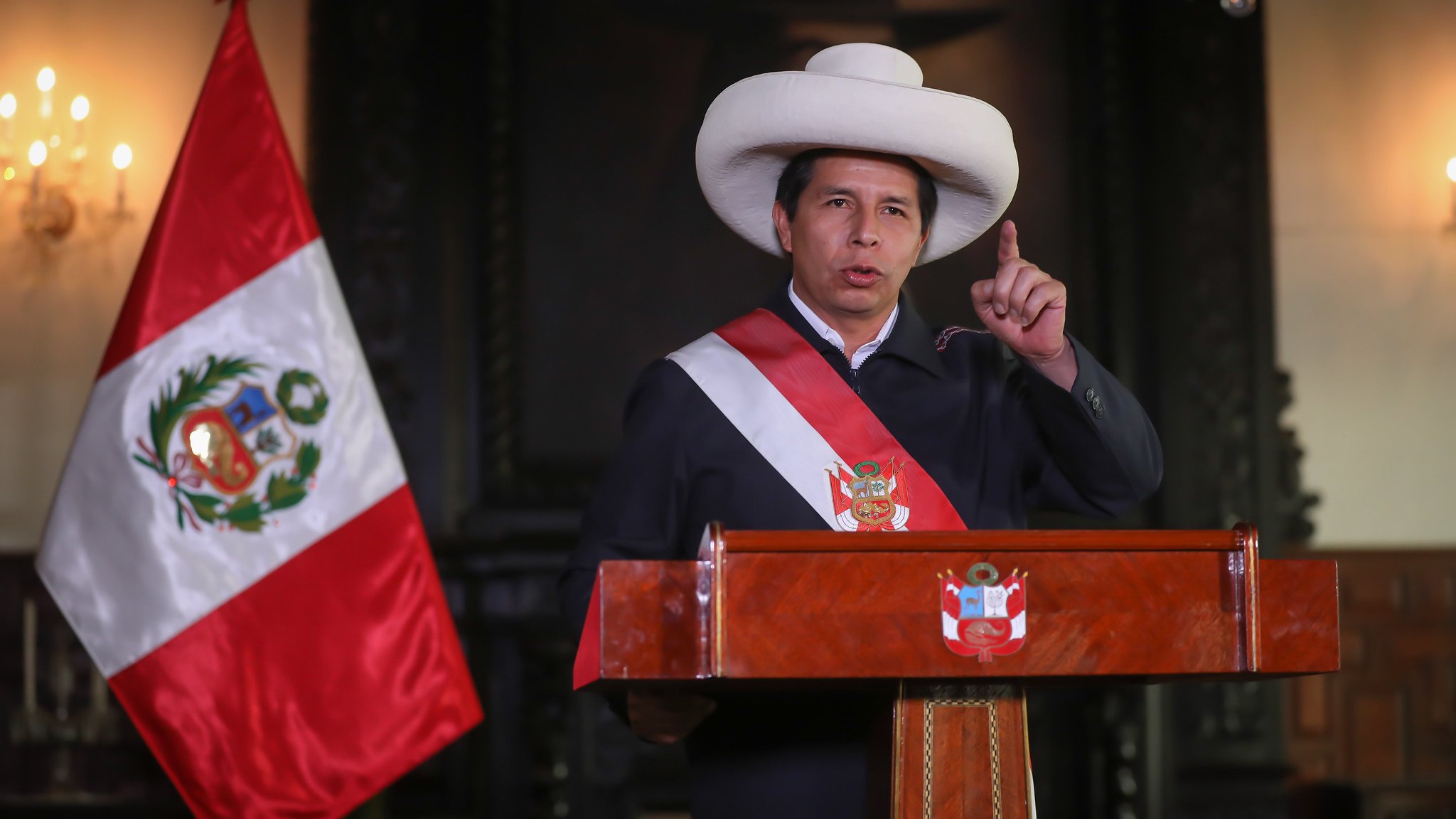 Pedro Castillo anuncia recomposición del gabinete ministerial