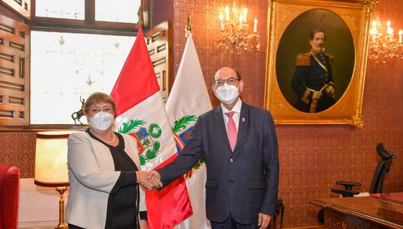 César Landa y Michelle Bachelet