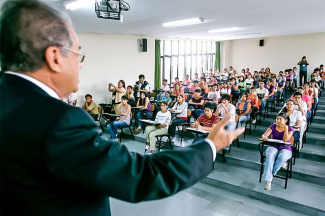 Promulgan ley que elimina límite de edad para el ejercicio de la docencia universitaria