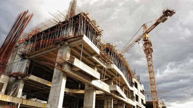 Contraloría: Existen 2,346 obras públicas paralizadas por más de S/ 29 mil millones