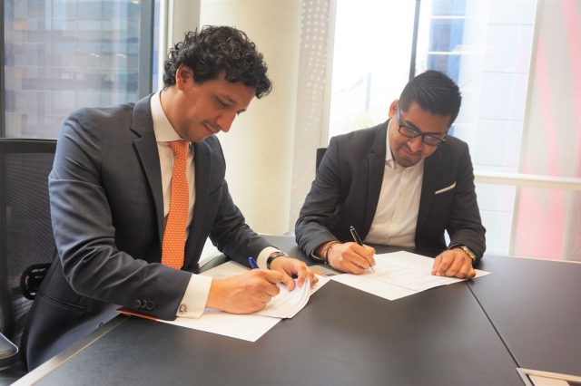 Rebaza Alcázar & De Las Casas y APEFAC firman alianza institucional