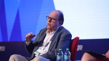 Julio Velarde en CADE Ejecutivos