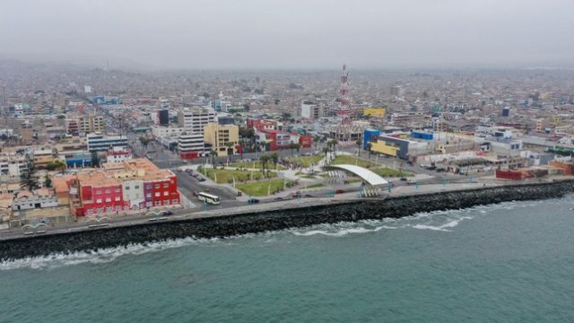 edificaciones cercanas al mar