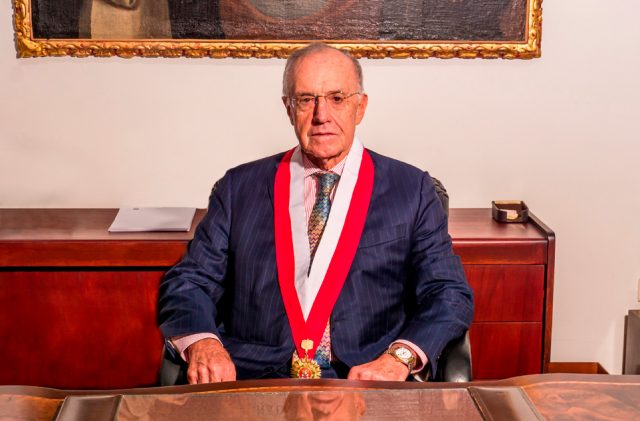Augusto Ferrero Costa cesa en sus funciones como magistrado del Tribunal Constitucional