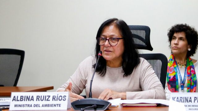 ministra del Ambiente, Albina Ruiz
