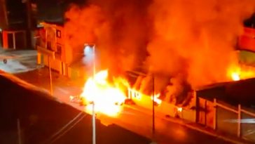 turba incendió local judicial en Macusani